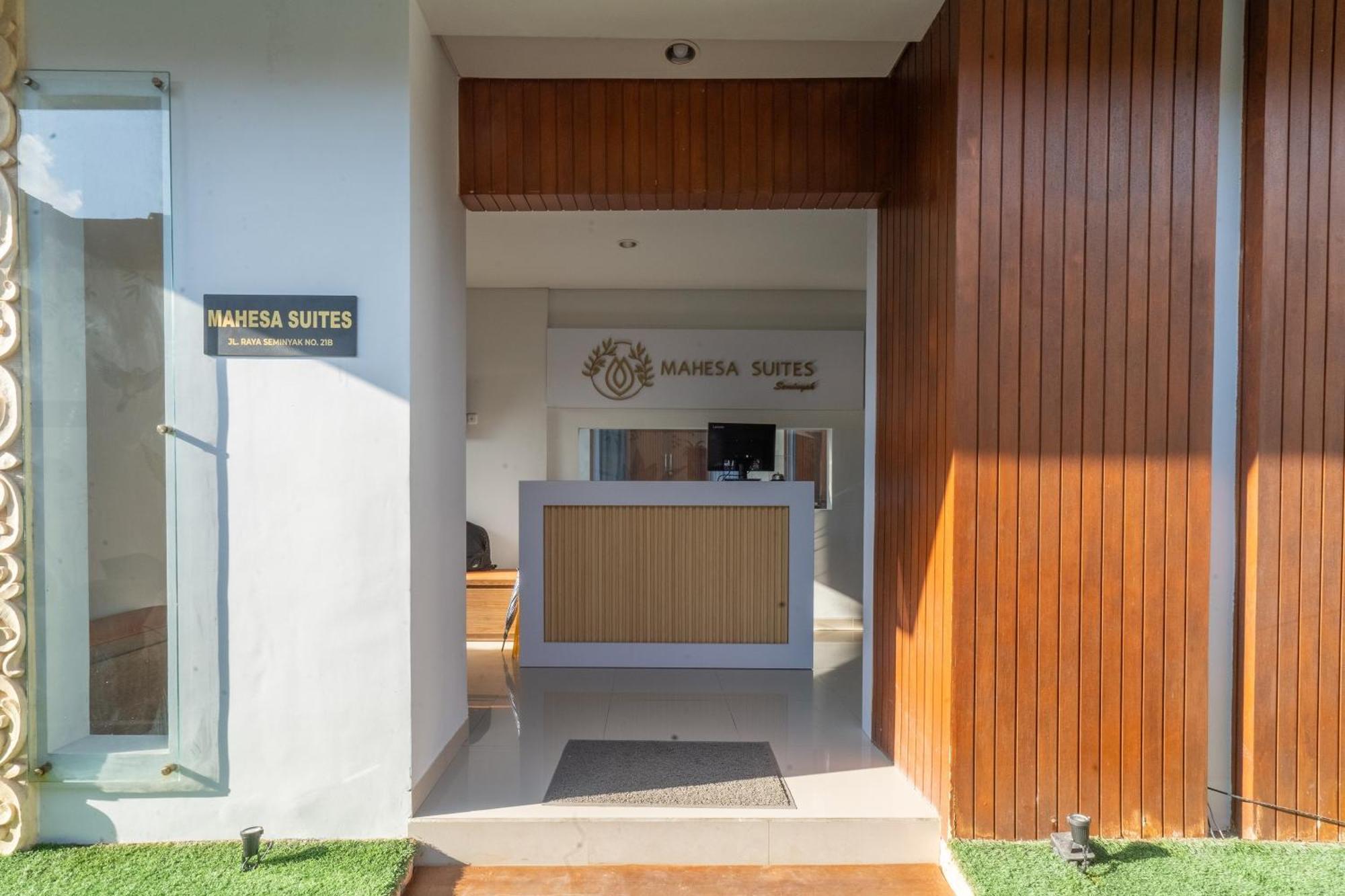Mahesa Suites Seminyak Exterior foto